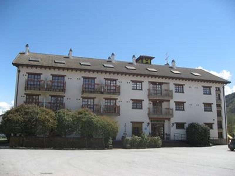 Hotel Anaya Puente la Reina de Jaca Exterior photo