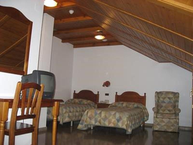 Hotel Anaya Puente la Reina de Jaca Exterior photo